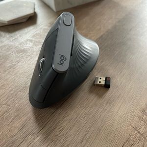 Logitech MX Vertical Wireless Mouse